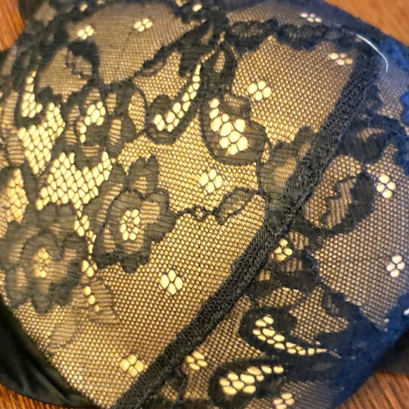 Maidenform Push Up & In Underwire Bra in Black/Body Beige Lace 32B - Picture 6 of 9
